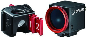 図３　SP920sビームプロファイリングカメラ（波長範囲190～1100nm）とLBS-300HP-NIR｡
